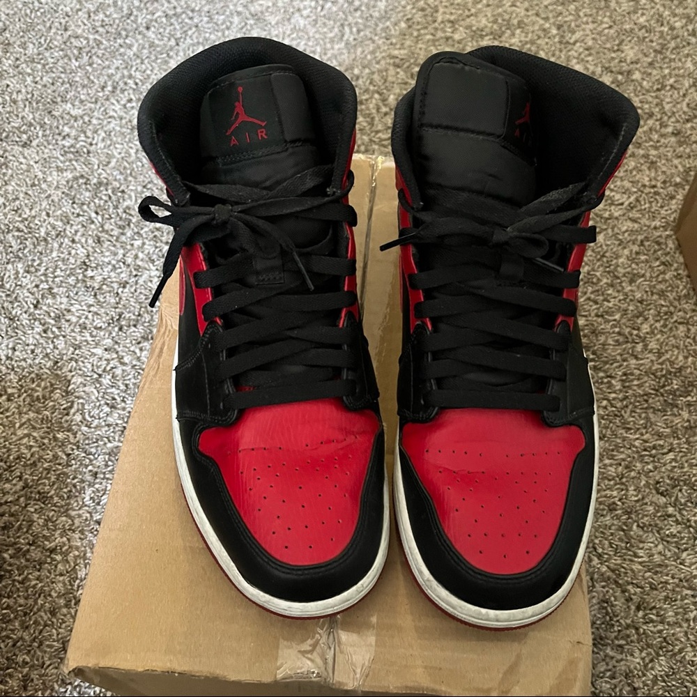 Jordan 1 Bred Mid 2020